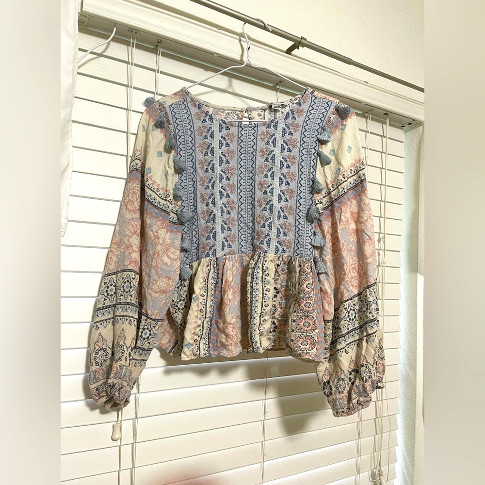 Mix patterned top